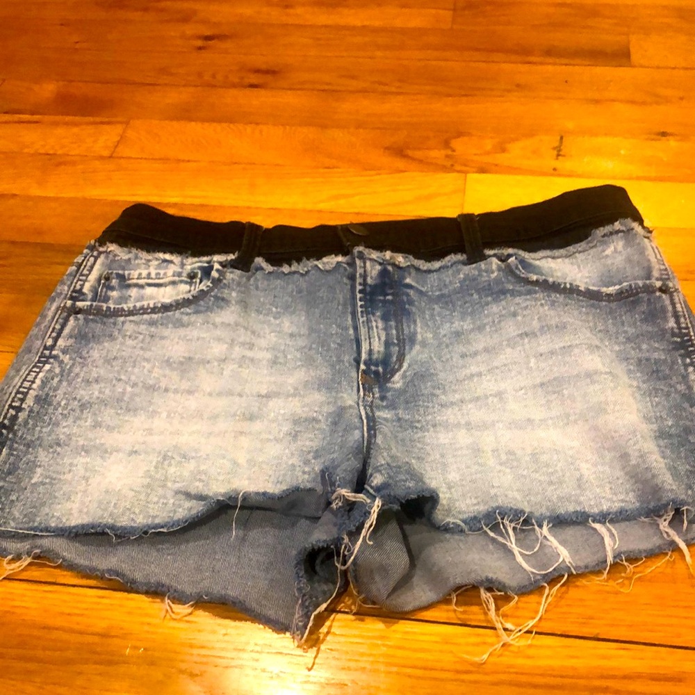 FLASH SALE Blue Revival Women's Black band and Denim Shorts Size 29
